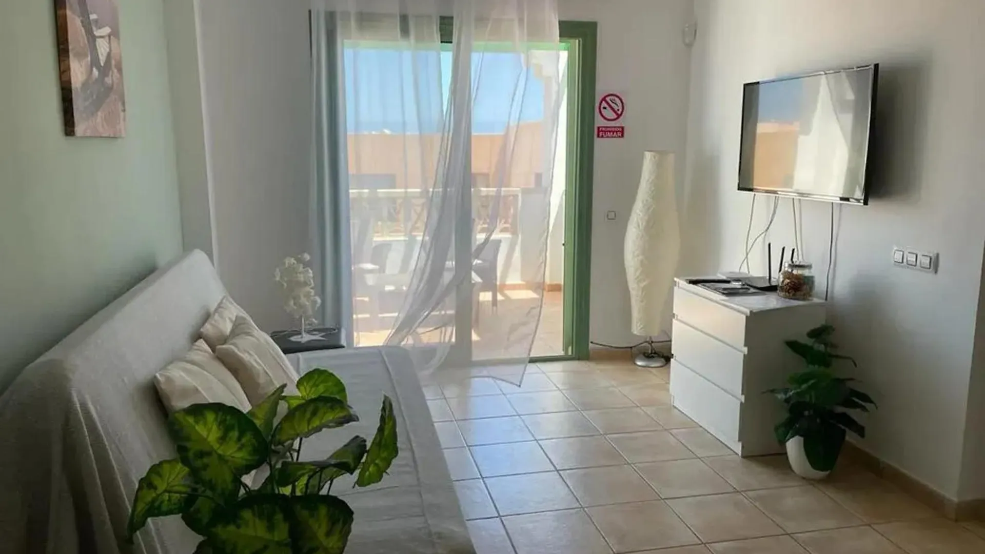 Mountain View Retreat: Charming Apartment with Shared Pool Caleta De Fuste