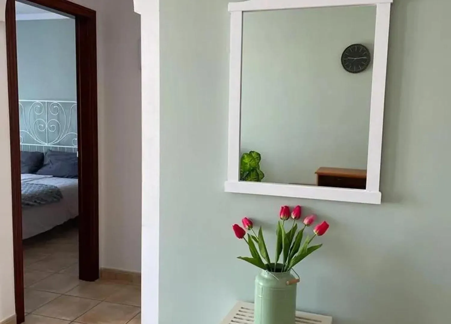 Mountain View Retreat: Charming Apartment with Shared Pool Caleta De Fuste